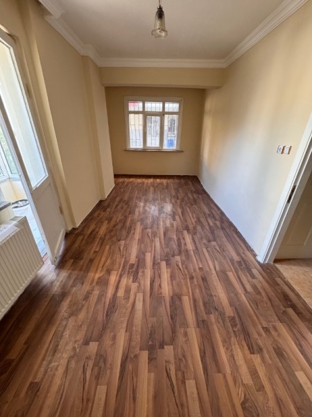 Akşemsettin Bakırköy Belde Sitesi'nde Yüksek Giriş 2+1 Satılık Daire