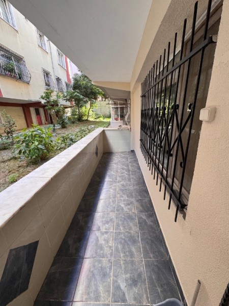 Akşemsettin Bakırköy Belde Sitesi'nde Yüksek Giriş 2+1 Satılık Daire