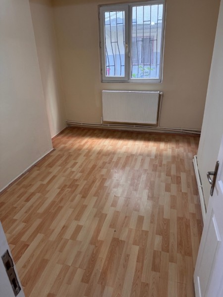 Akşemsettin Bakırköy Belde Sitesi'nde Yüksek Giriş 2+1 Satılık Daire