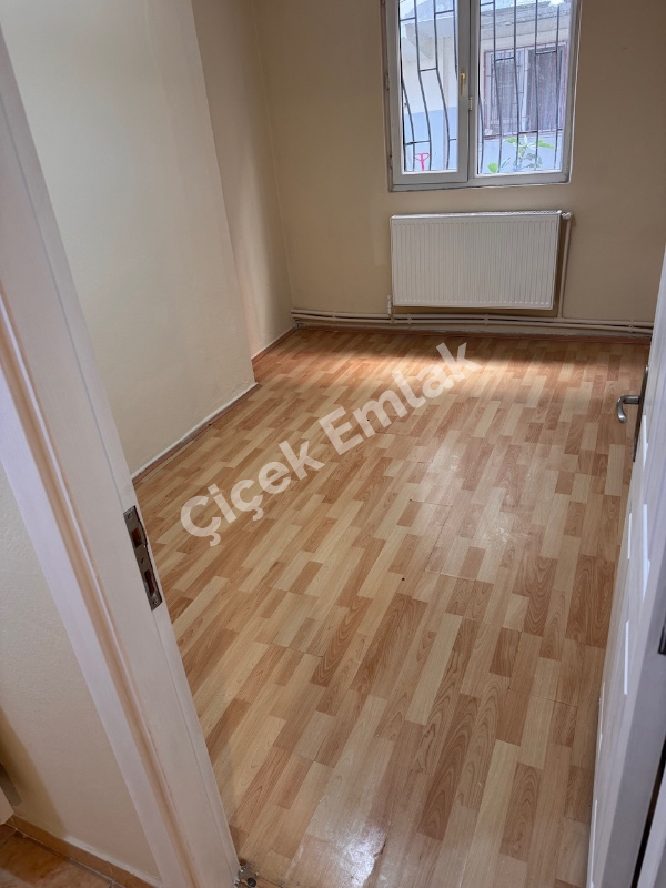 Akşemsettin Bakırköy Belde Sitesi'nde Yüksek Giriş 2+1 Satılık Daire