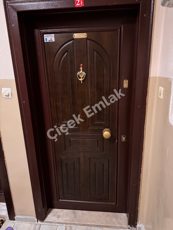 Akşemsettin Bakırköy Belde Sitesi'nde Yüksek Giriş 2+1 Satılık Daire