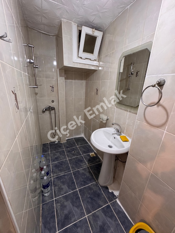 Akşemsettin Bakırköy Belde Sitesi'nde Yüksek Giriş 2+1 Satılık Daire