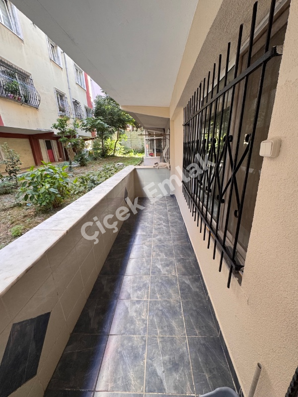 Akşemsettin Bakırköy Belde Sitesi'nde Yüksek Giriş 2+1 Satılık Daire