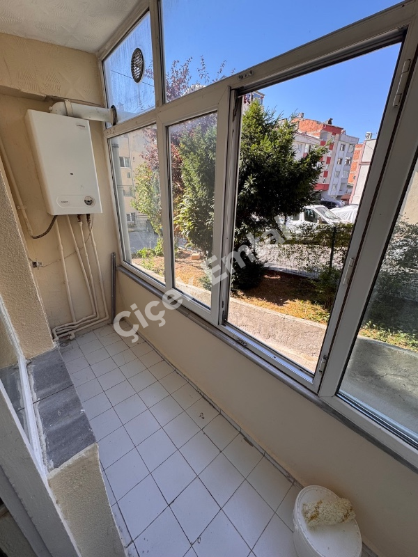 Akşemsettin Bakırköy Belde Sitesi'nde Yüksek Giriş 2+1 Satılık Daire