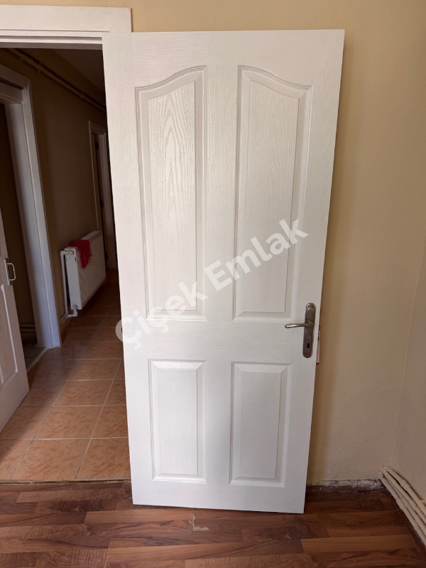 Akşemsettin Bakırköy Belde Sitesi'nde Yüksek Giriş 2+1 Satılık Daire