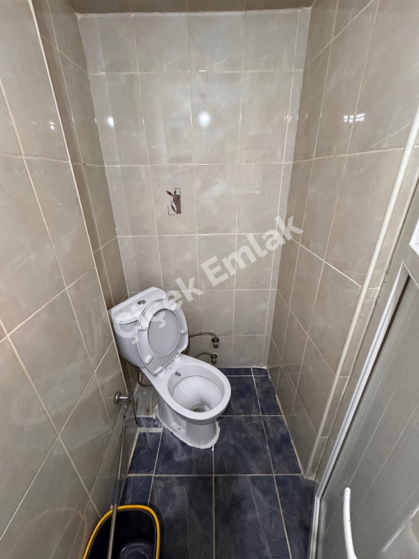 Akşemsettin Bakırköy Belde Sitesi'nde Yüksek Giriş 2+1 Satılık Daire