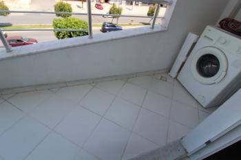 ASLAN'DAN ÜNİ. CADDESİ GROSERİ CİV. FULL EŞYALI GENİŞ 1+1