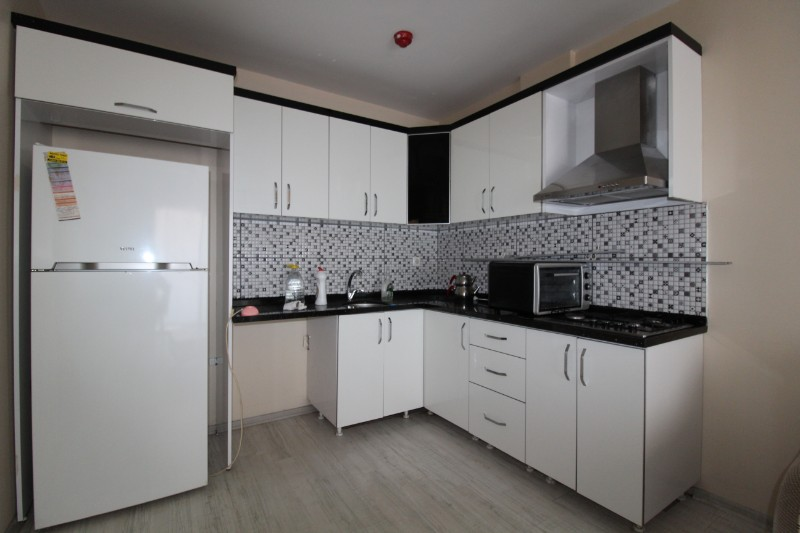 ASLAN'DAN ÜNİ. CADDESİ GROSERİ CİV. FULL EŞYALI GENİŞ 1+1