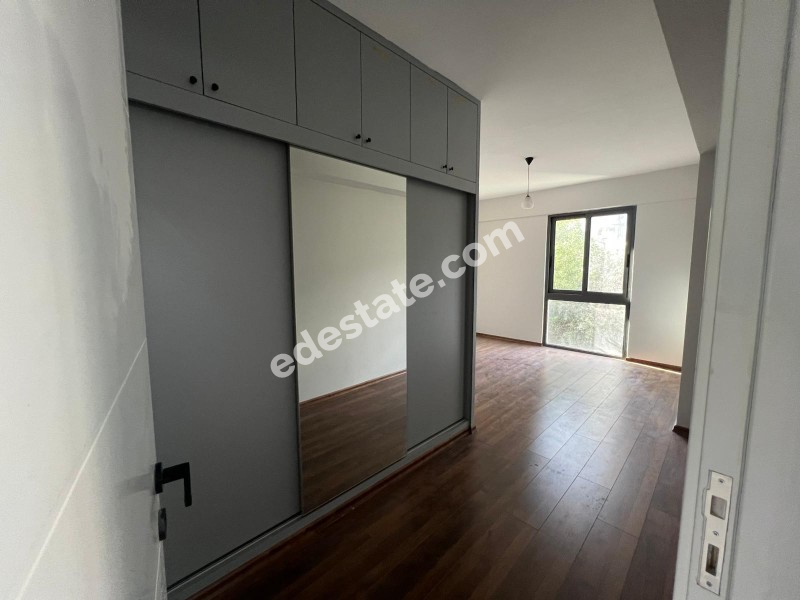 Lefkoşa Yenişehir Bölgesinde  SATILIK 3+1 DAİRE