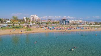 İskele Longbeach’te Denize Yürüme Mesafesinde, Ful Eşyalı, 50 Ay Vade ile  Taşınmaya Hazır 2+1 Daireler Seni Bekliyor