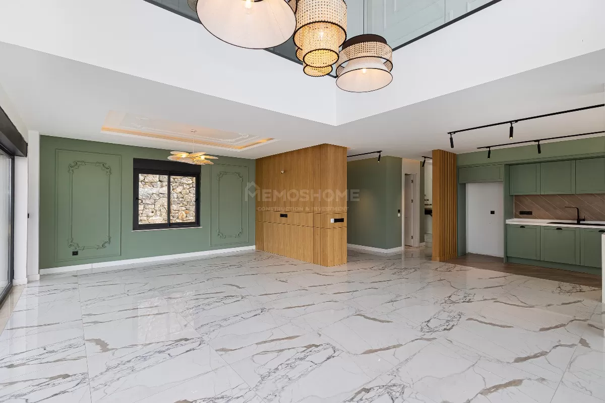 Вилла с видом на горы и море