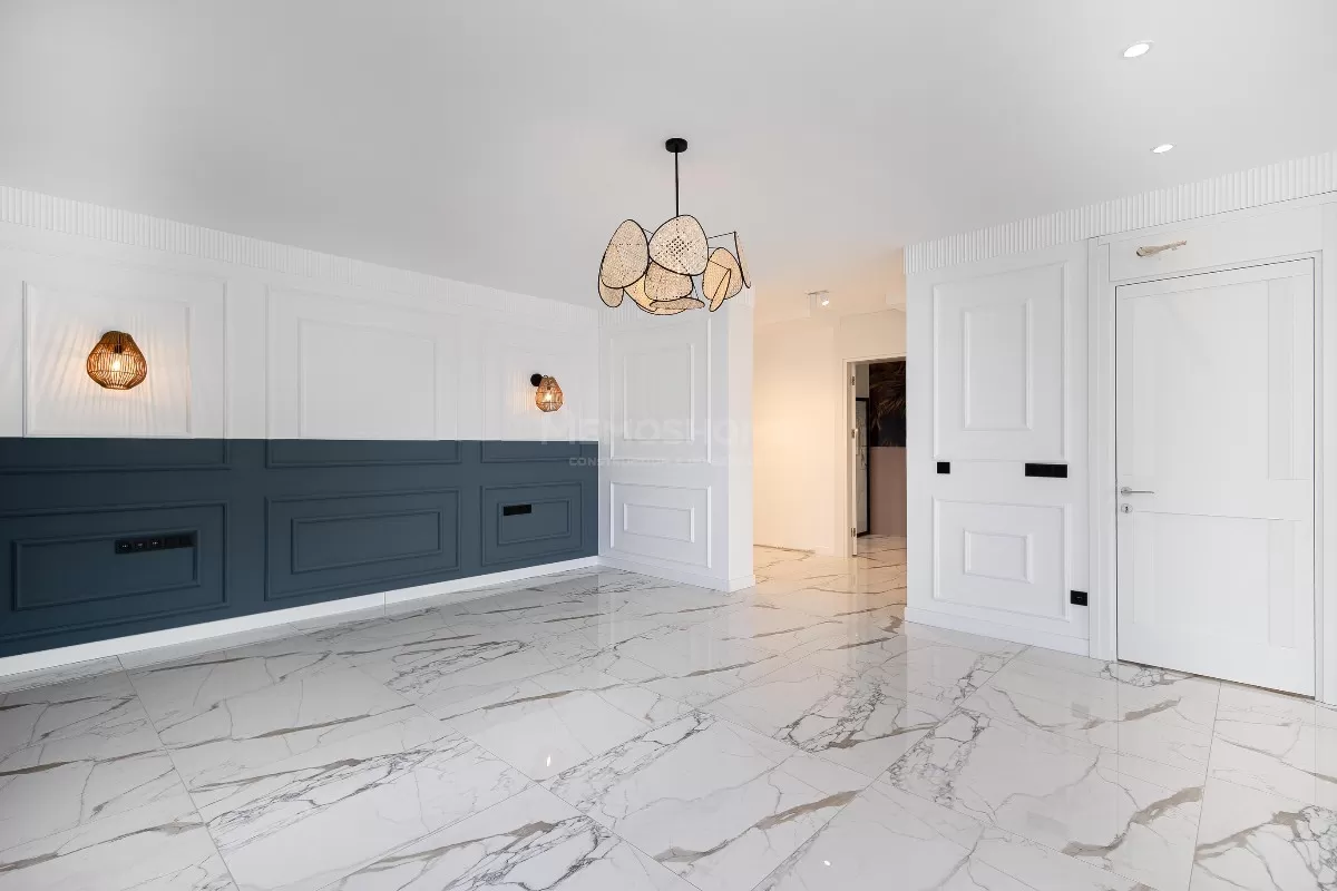 Вилла с видом на горы и море