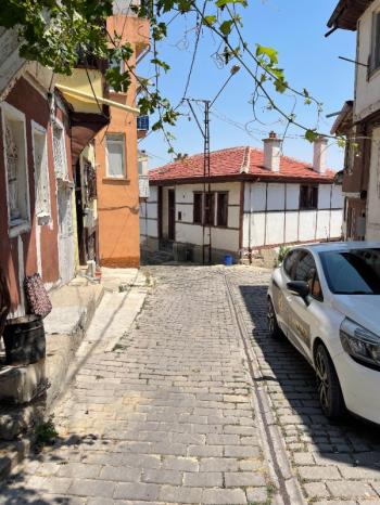 AFYON ÜÇOK EMLAKTAN BURMALI MAH SATILIK 3+1 MÜSTAKİL EV