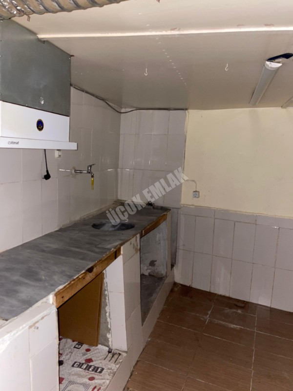 AFYON ÜÇOK EMLAKTAN BURMALI MAH SATILIK 3+1 MÜSTAKİL EV