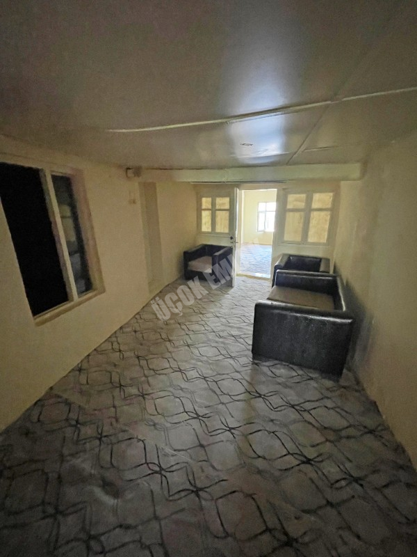 AFYON ÜÇOK EMLAKTAN BURMALI MAH SATILIK 3+1 MÜSTAKİL EV