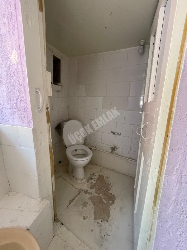 AFYON ÜÇOK EMLAKTAN BURMALI MAH SATILIK 3+1 MÜSTAKİL EV