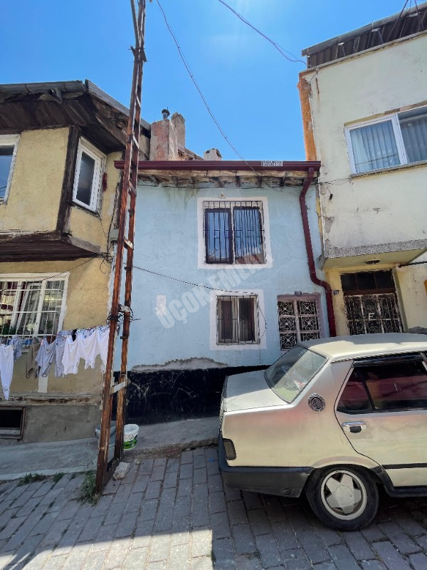 AFYON ÜÇOK EMLAKTAN BURMALI MAH SATILIK 3+1 MÜSTAKİL EV