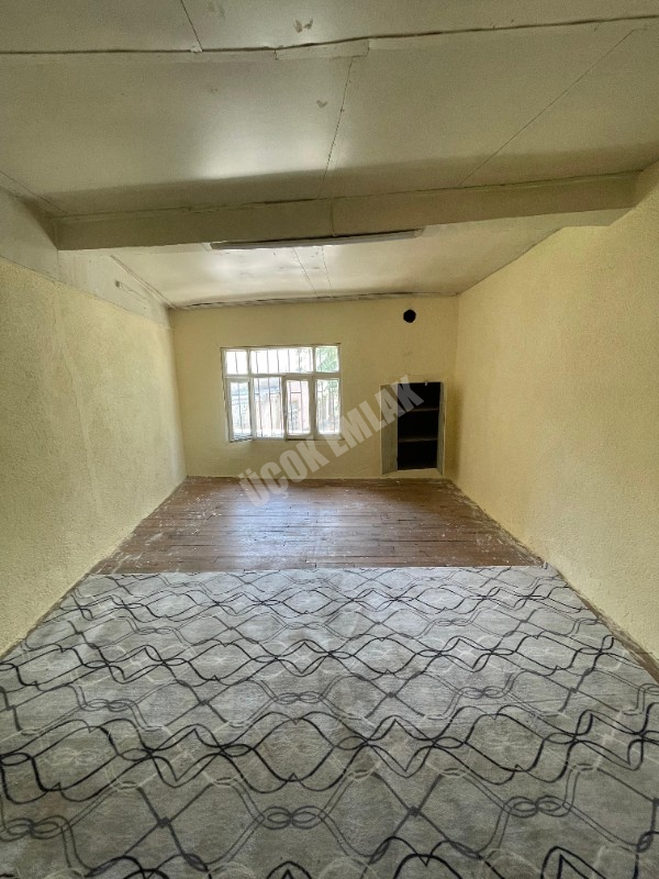 AFYON ÜÇOK EMLAKTAN BURMALI MAH SATILIK 3+1 MÜSTAKİL EV