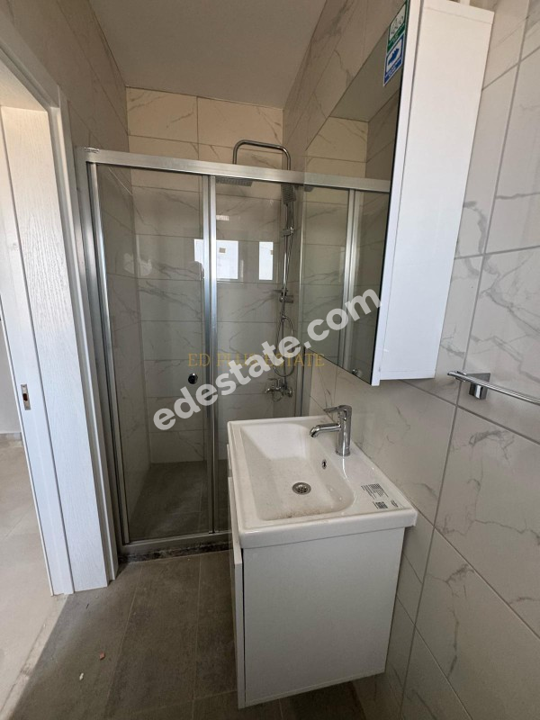 Lefkoşa Batıkent Bölgesinde YENİ SATILIK 3+1 ZEMİN KAT BAHÇELİ DAİRELER