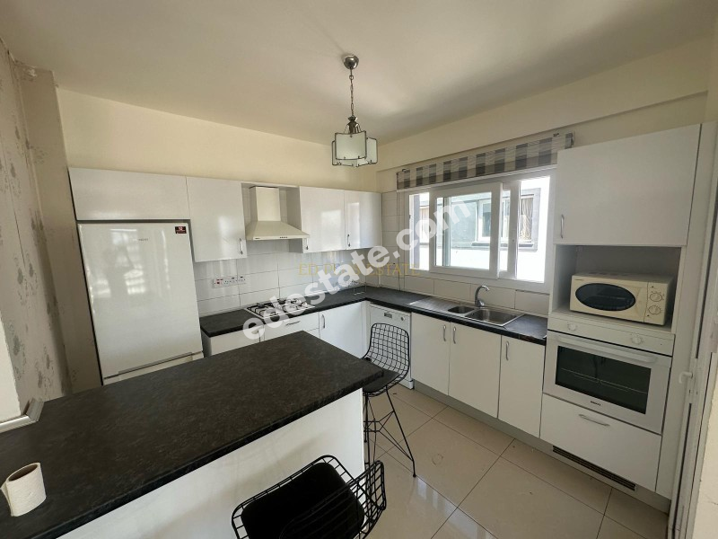 Lefkoşa Dumlupınar Bölgesinde BARBEKÜLÜ FULL EŞYALI SATILIK 3+1 DAİRE