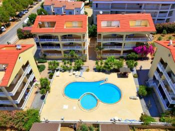 Akbük'ün Kalbinde Havuz Cepheli 2+1 Eşyalı Yazlık