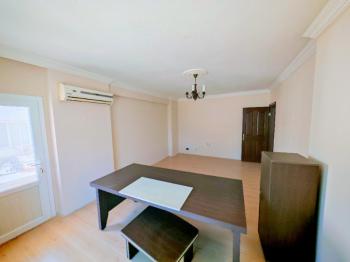 Cumhuriyet Caddesinde Kiralık Büyük Ofis