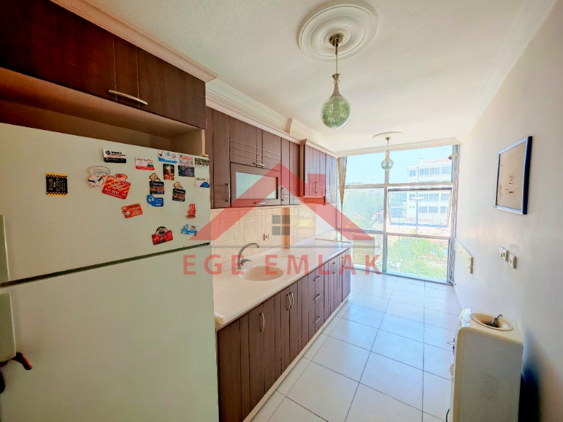 Cumhuriyet Caddesinde Kiralık Büyük Ofis