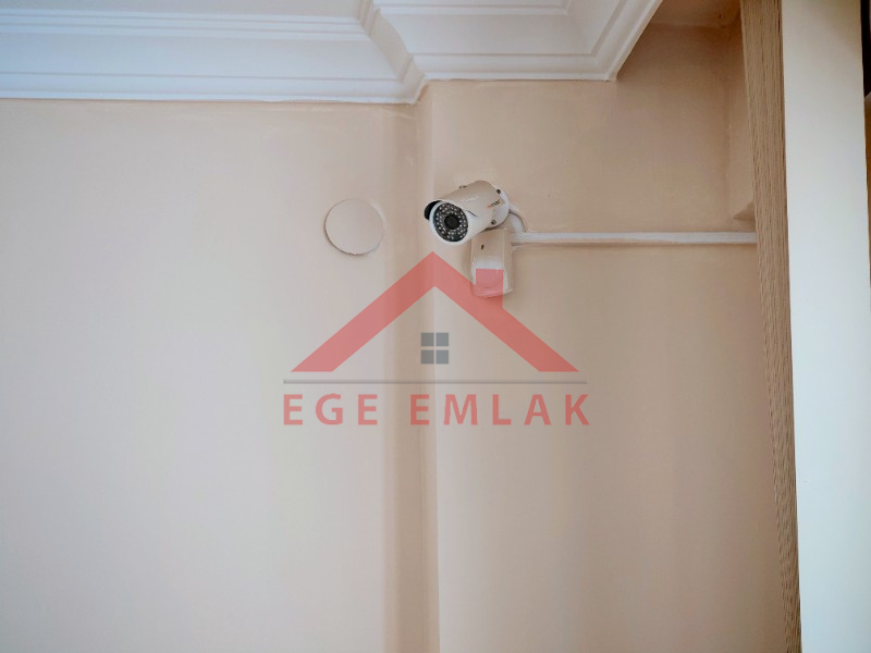 Cumhuriyet Caddesinde Kiralık Büyük Ofis