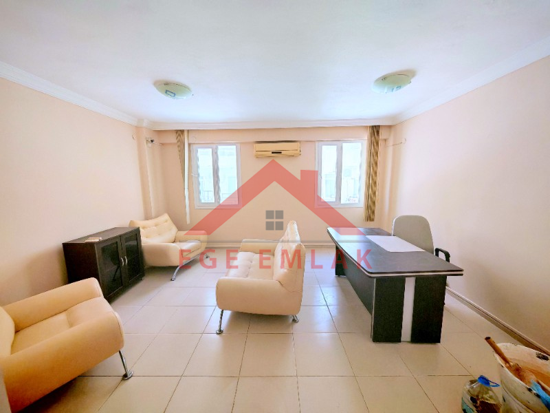 Cumhuriyet Caddesinde Kiralık Büyük Ofis