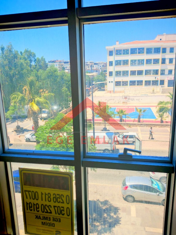 Cumhuriyet Caddesinde Kiralık Büyük Ofis