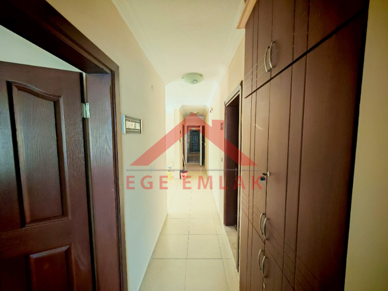 Cumhuriyet Caddesinde Kiralık Büyük Ofis