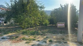 AFYON ÜÇOK EMLAKTAN ERKMEN DE KİRALIK 1.432M² ARAZİ