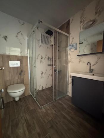 DEEP'TEN TIP FAKÜLTESİ CİVARI HAVUZLU DOĞAL GAZLI 2+1 DAİRE