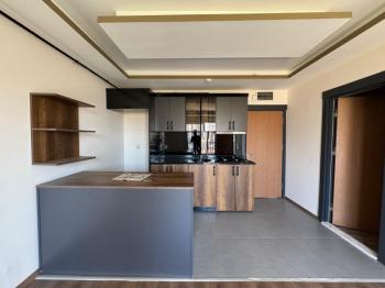 DEEP'TEN TIP FAKÜLTESİ CİVARI HAVUZLU DOĞAL GAZLI 2+1 DAİRE