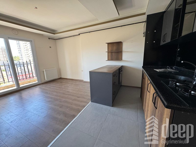 DEEP'TEN TIP FAKÜLTESİ CİVARI HAVUZLU DOĞAL GAZLI 2+1 DAİRE