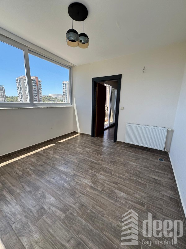 DEEP'TEN TIP FAKÜLTESİ CİVARI HAVUZLU DOĞAL GAZLI 2+1 DAİRE