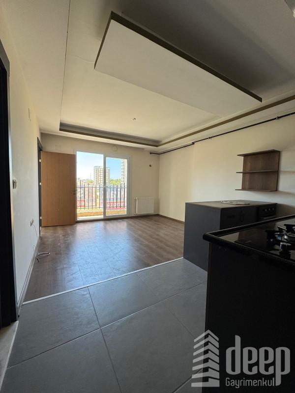 DEEP'TEN TIP FAKÜLTESİ CİVARI HAVUZLU DOĞAL GAZLI 2+1 DAİRE