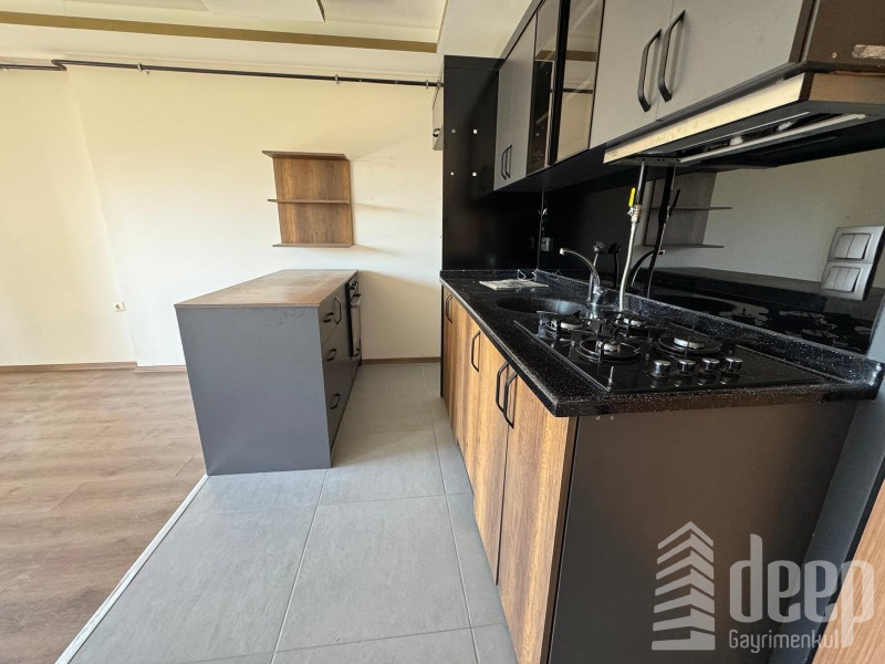 DEEP'TEN TIP FAKÜLTESİ CİVARI HAVUZLU DOĞAL GAZLI 2+1 DAİRE