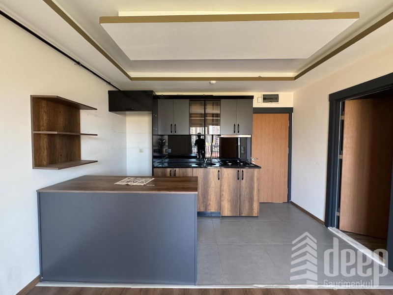 DEEP'TEN TIP FAKÜLTESİ CİVARI HAVUZLU DOĞAL GAZLI 2+1 DAİRE