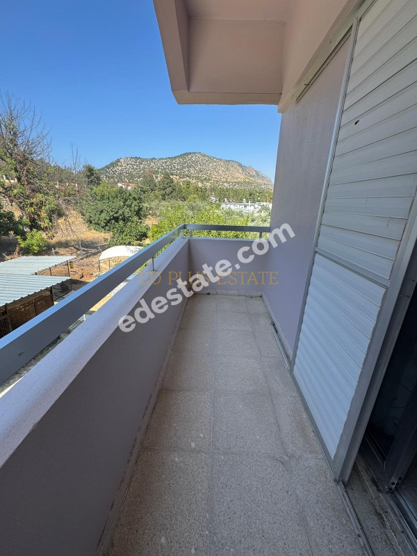 Girne Boğaz Bölgesinde Eşyalı Kiralık 3+1 Daire