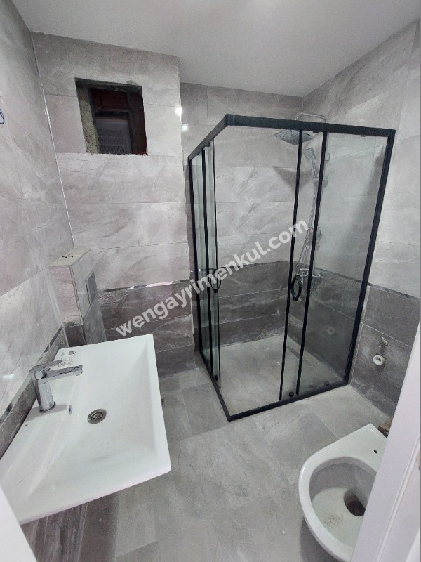 WEN BERKAN GÜLER'DEN BUTİK SİTEDE 2+1 3. KAT 80 m2 K.OTOPARK SOSYAL ALANLAR