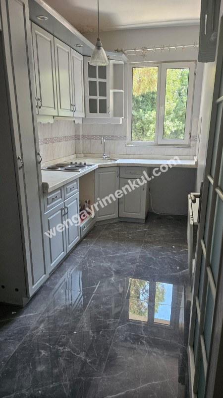 Koşuyolu Örnek Sitesinde Kiralık 3+1 Daire