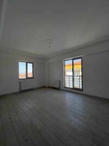 GÜVENAY - ÇORUM BAĞCILAR HUZUR EVİ ÜSTÜ 3+1 SATILIK DAİRE 