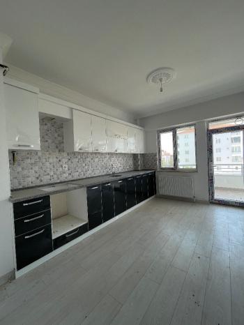 GÜVENAY - ÇORUM BAĞCILAR HUZUR EVİ ÜSTÜ 3+1 SATILIK DAİRE 