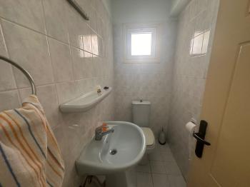 LEFKOŞA YENİŞEHİR BÖLGESİNDE ANA CADDE ÜZERİNDE KİRALIK DAİRE 