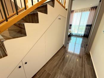 Denize 400 Metre Mesafede Satılık 3+1 Eşyalı Villa