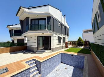 Denize 400 Metre Mesafede Satılık 3+1 Eşyalı Villa
