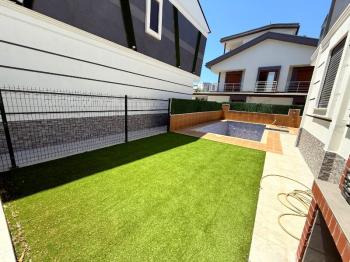 Denize 400 Metre Mesafede Satılık 3+1 Eşyalı Villa