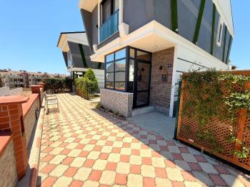 Denize 400 Metre Mesafede Satılık 3+1 Eşyalı Villa