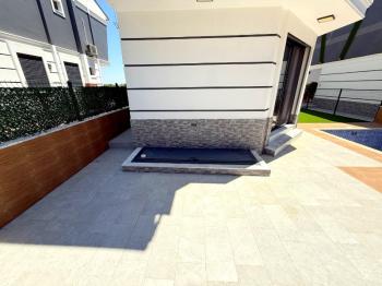 Denize 400 Metre Mesafede Satılık 3+1 Eşyalı Villa